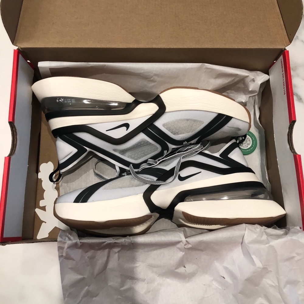 Nike Air Max 270 xx black white size 8.5